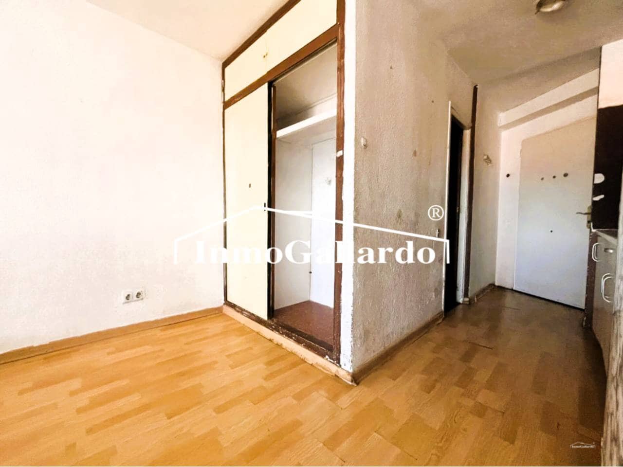 1 makuuhuone Yksiö myytävänä paikassa Rincon de la Victoria mukana uima-altaan - 147 000 € (Ref: 9796842)