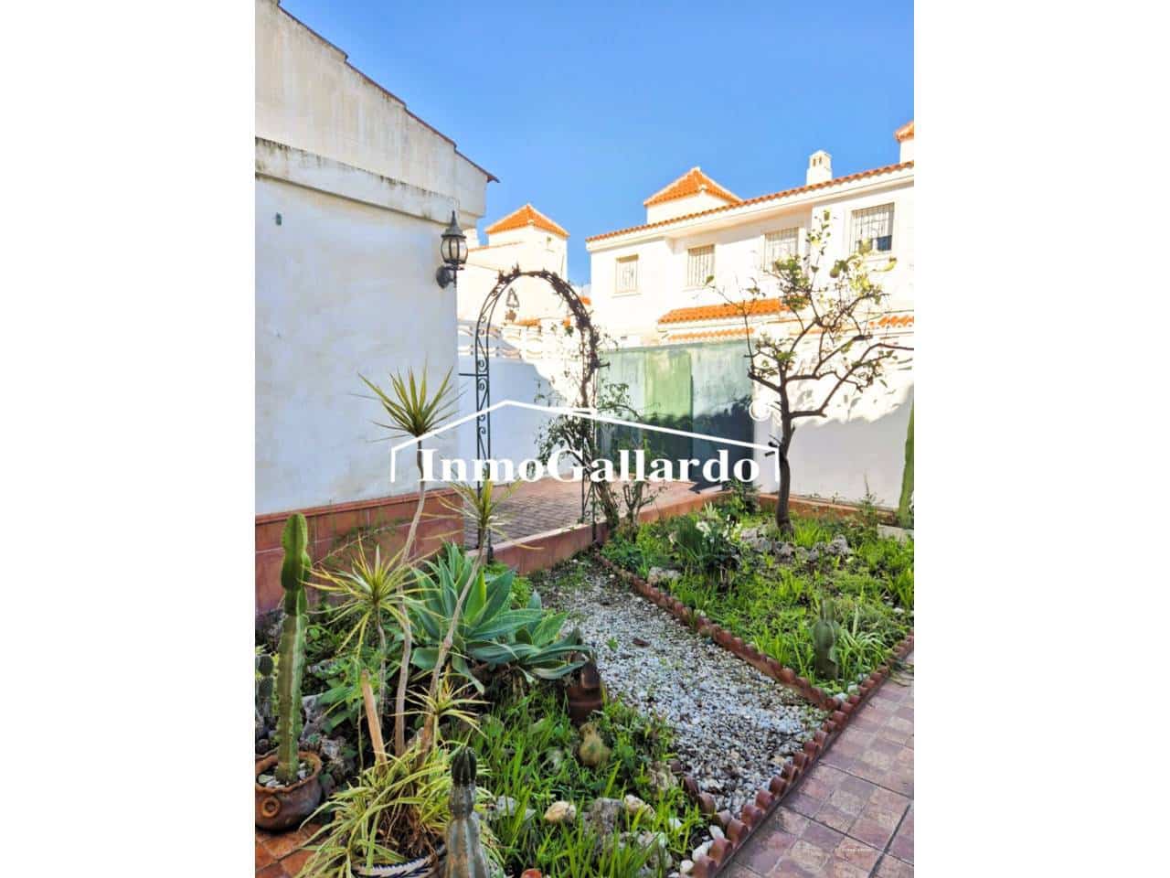 3 Zimmer Doppelhaus zu verkaufen in Velez-Malaga mit Pool Garage - 390.000 € (Ref: 9807543)