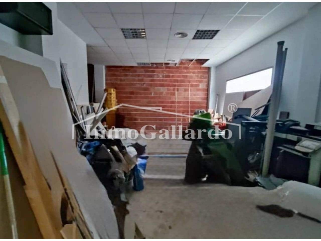 Commercial for sale in Malaga city - € 250,000 (Ref: 9830548)