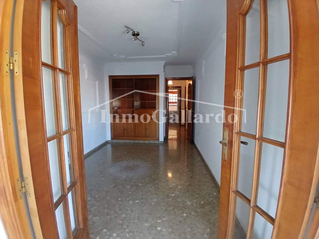 4 makuuhuone Asunto vuokrattavana paikassa Malaga kaupunki mukana 
autotalli - 1 700 € (Ref: 9877739)