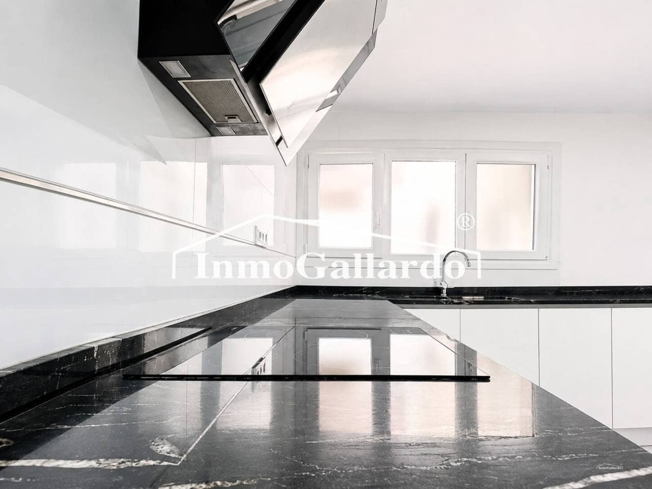 3 slaapkamer Flat te koop in Malaga stad - € 560.000 (Ref: 9889663)