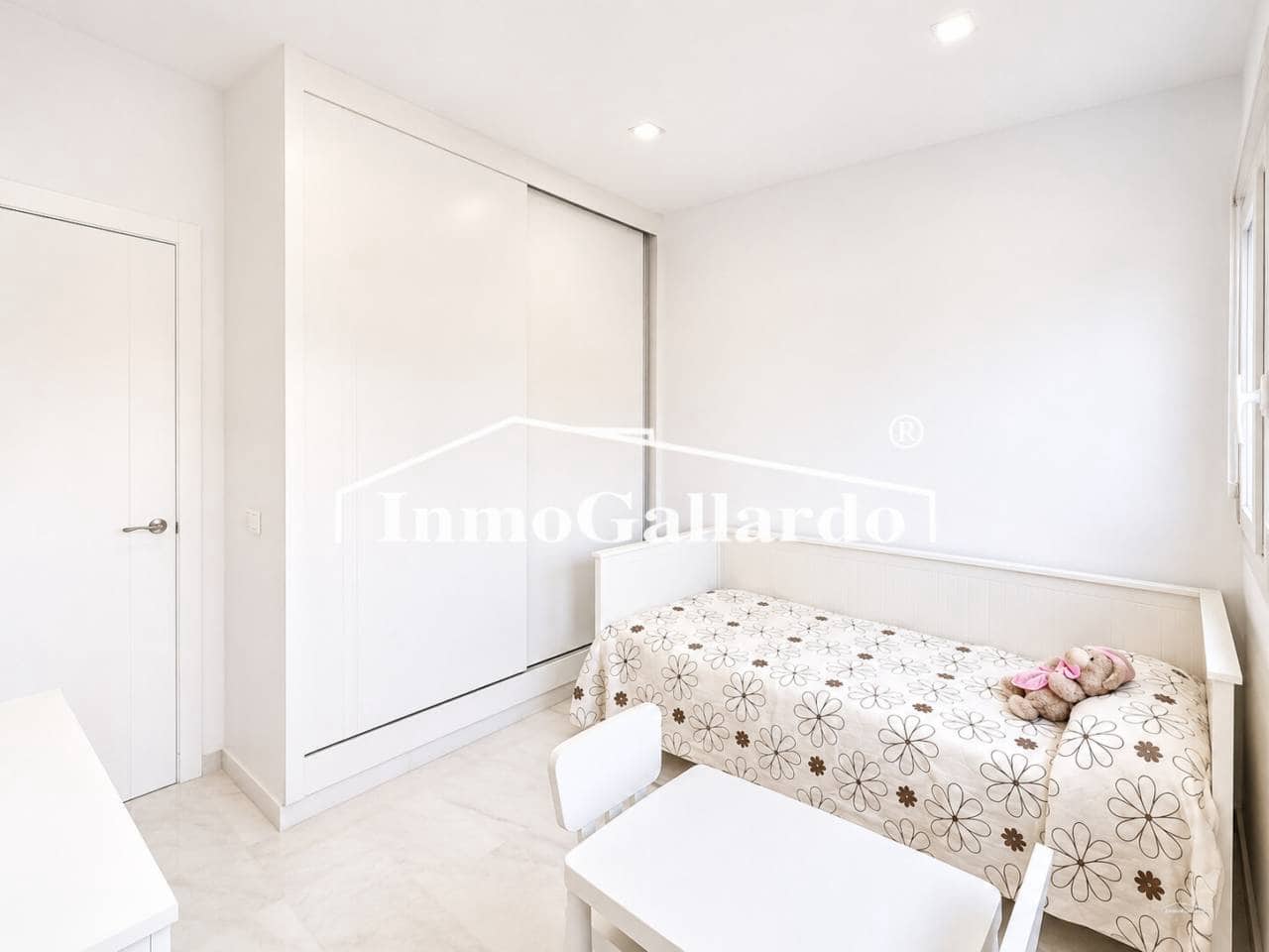 3 slaapkamer Flat te koop in Malaga stad - € 560.000 (Ref: 9889663)