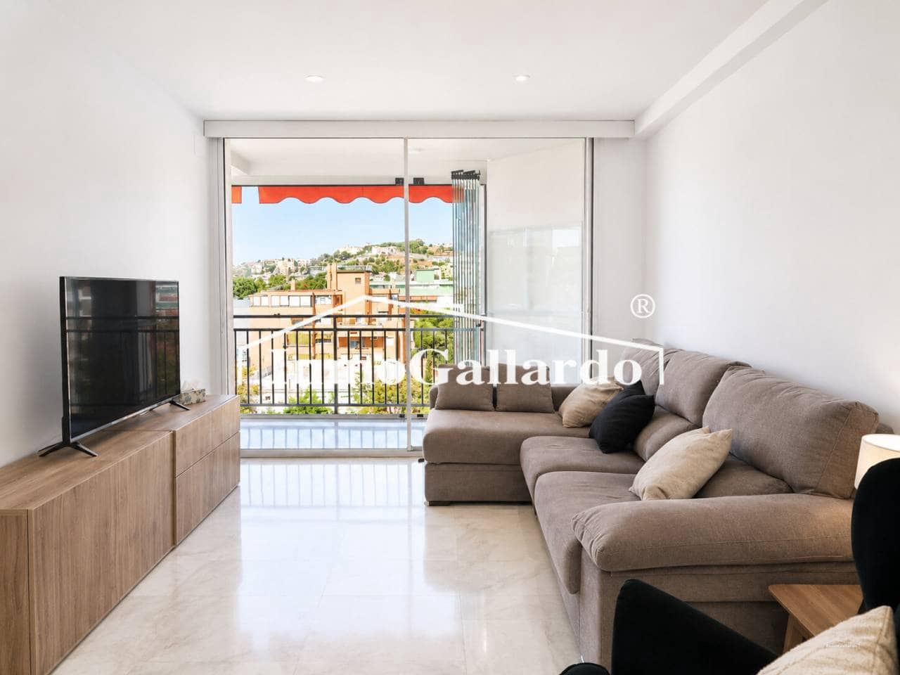 3 slaapkamer Flat te koop in Malaga stad - € 560.000 (Ref: 9889663)