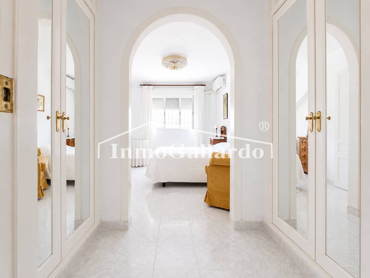 6 chambre Villa/Maison Semi-Mitoyenne à vendre à Malaga ville avec garage - 1 057 000 € (Ref: 9895680)
