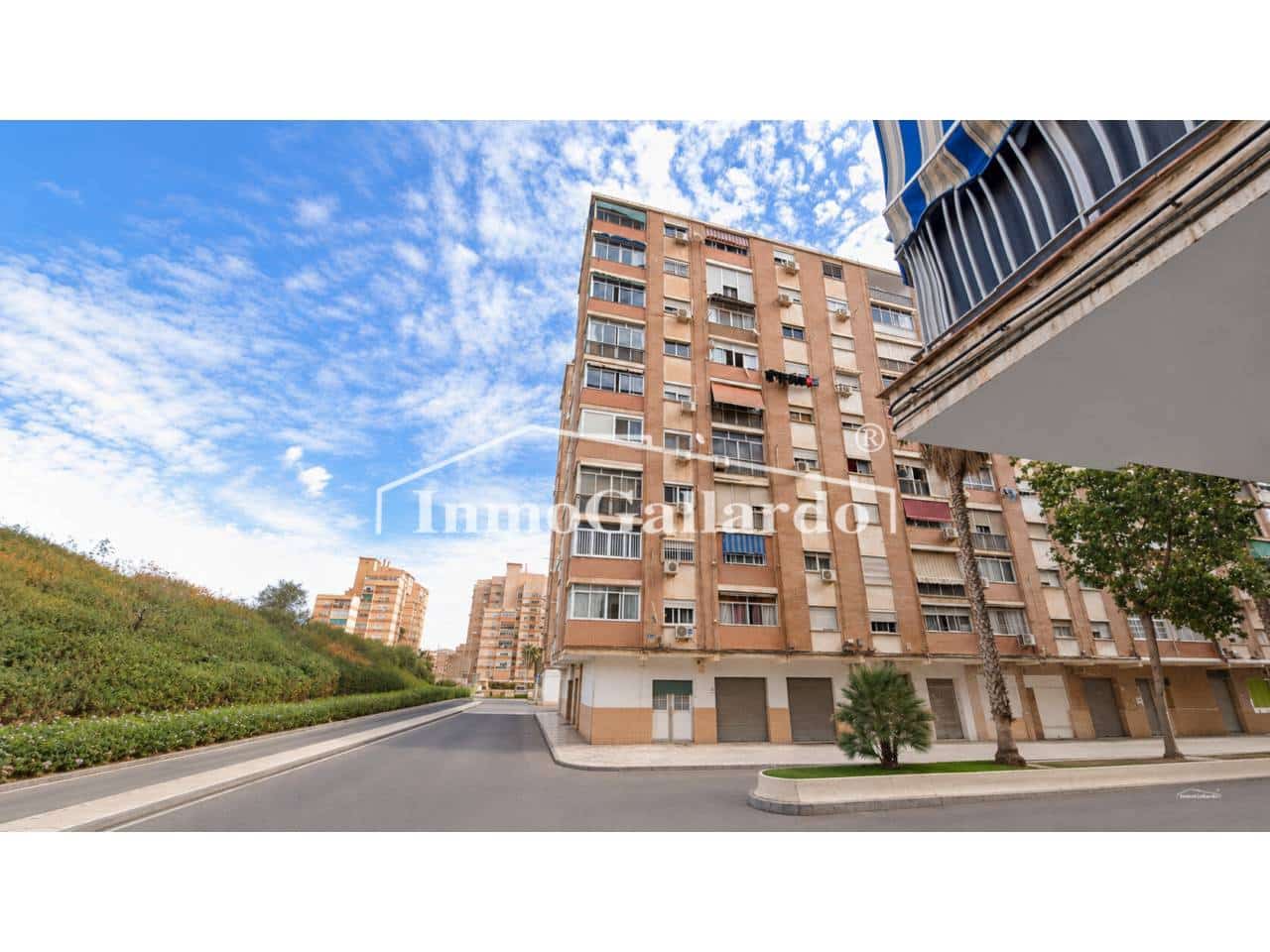 3 slaapkamer Flat te koop in Malaga stad - € 167.000 (Ref: 9907128)