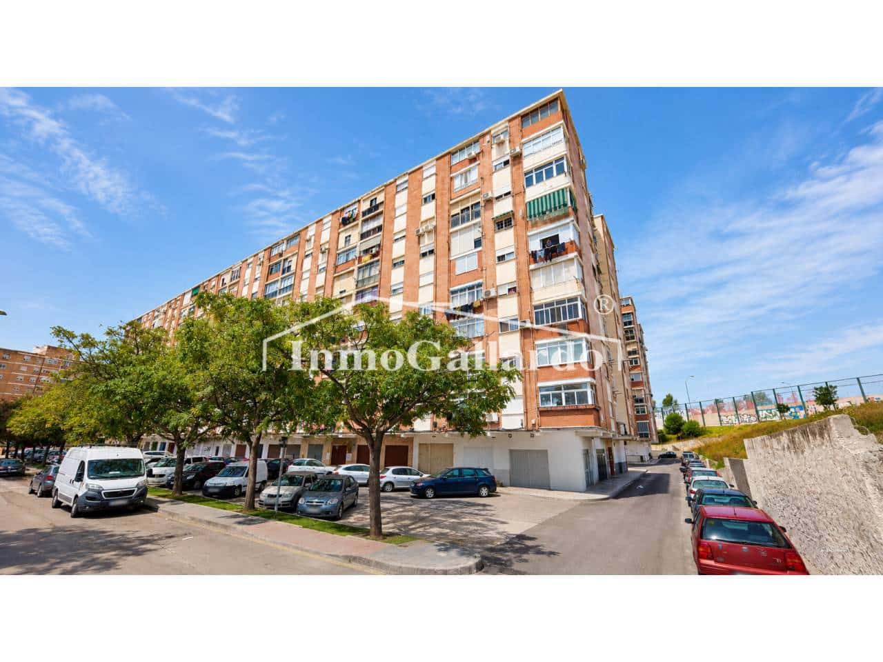 3 slaapkamer Flat te koop in Malaga stad - € 167.000 (Ref: 9907128)