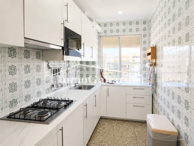 Piso de 1 habitación en Vélez-Málaga en venta con piscina - 249.000 € (Ref: 9919239)