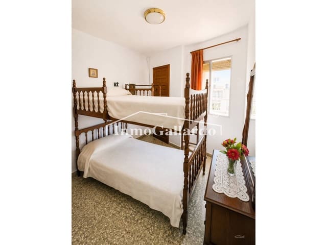 Piso de 1 habitación en Vélez-Málaga en venta con piscina - 249.000 € (Ref: 9919239)