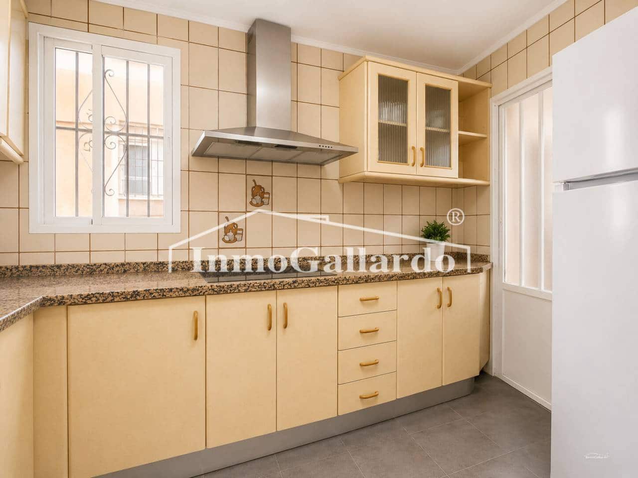 3 soveværelse Lejlighed til salg i Malaga by - € 265.000 (Ref: 9937406)