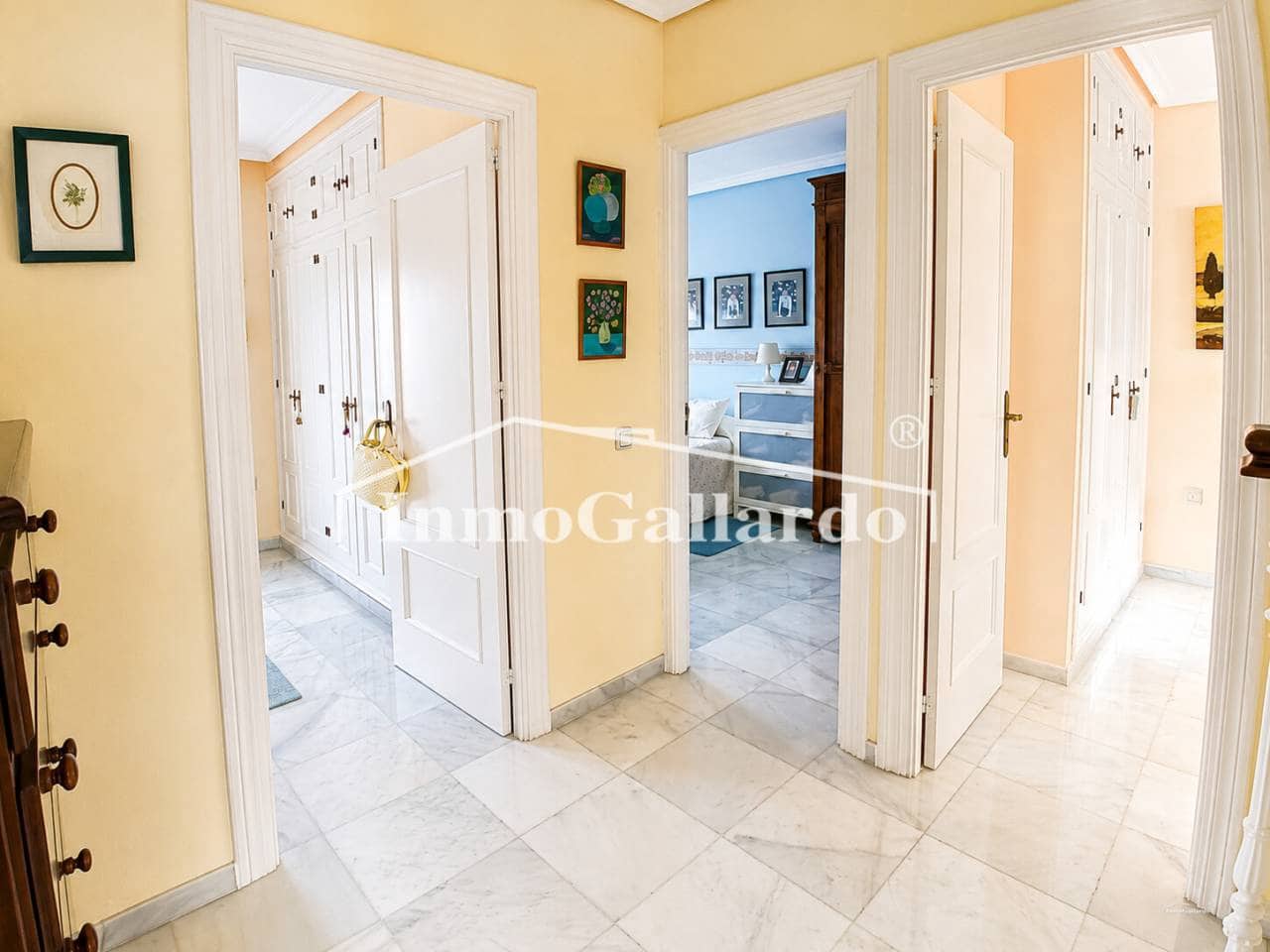 5 soveværelse Rækkehus til salg i Malaga by med swimmingpool garage - € 833.900 (Ref: 9941660)