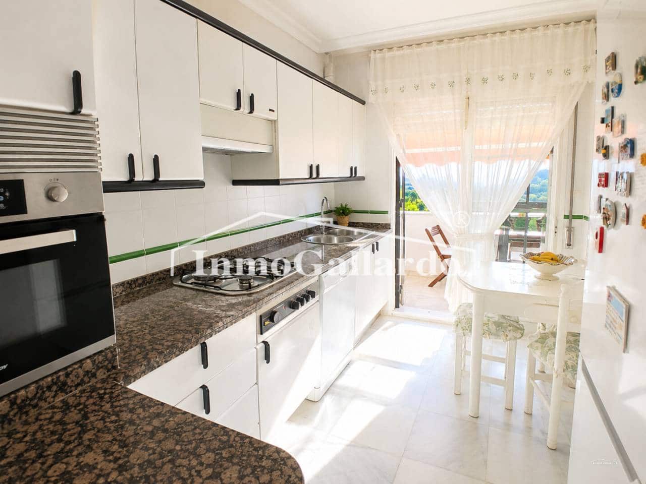 5 soveværelse Rækkehus til salg i Malaga by med swimmingpool garage - € 833.900 (Ref: 9941660)