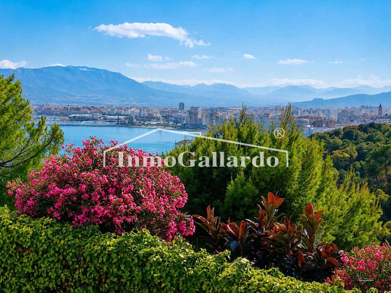 5 soveværelse Rækkehus til salg i Malaga by med swimmingpool garage - € 833.900 (Ref: 9941660)