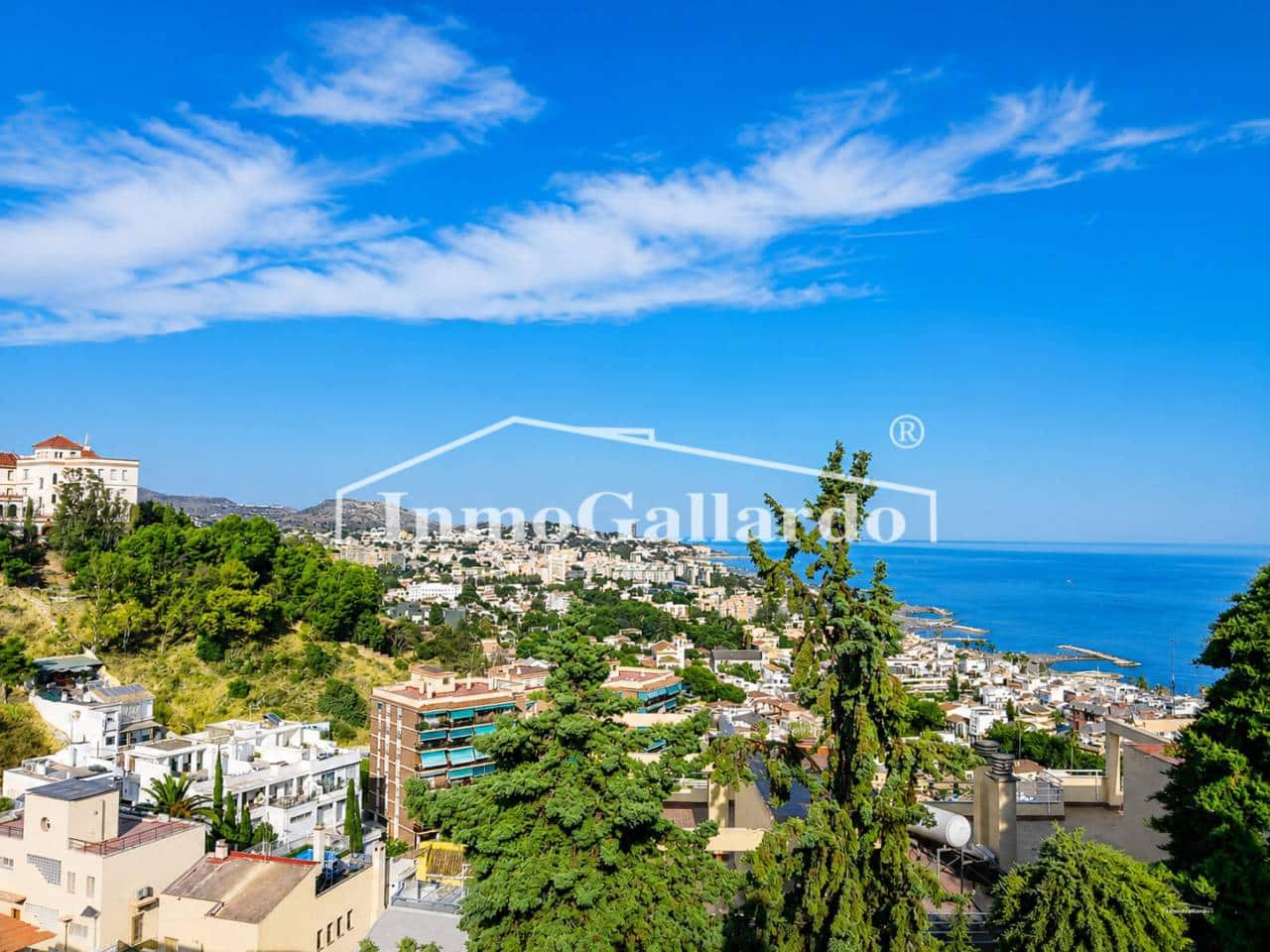5 soveværelse Rækkehus til salg i Malaga by med swimmingpool garage - € 833.900 (Ref: 9941660)