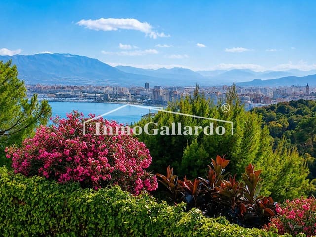 5 soveværelse Rækkehus til salg i Málaga by med swimmingpool garage - € 833.900 (Ref: 9941660)
