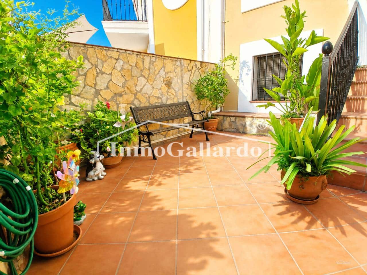 5 soveværelse Rækkehus til salg i Malaga by med swimmingpool garage - € 833.900 (Ref: 9941660)