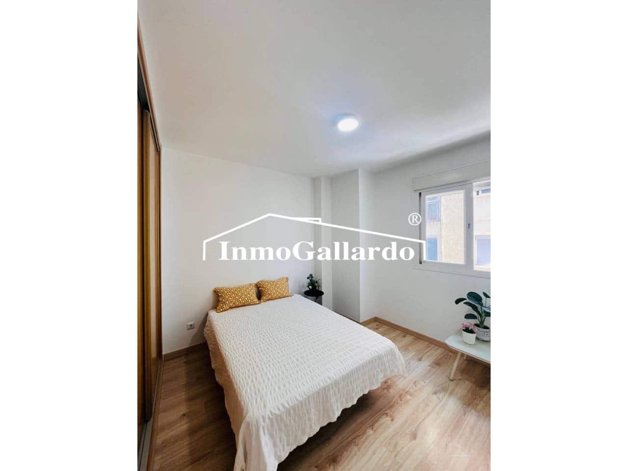 2 slaapkamer Flat te koop in Malaga stad met garage - € 280.000 (Ref: 9990079)