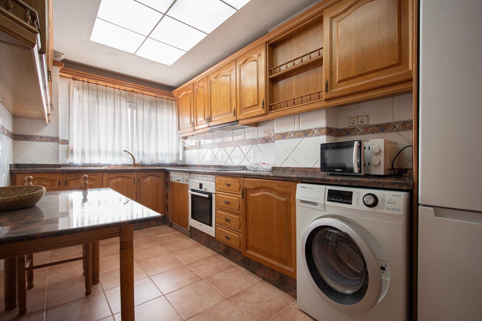 4 bedroom Flat for rent in Valencia city - € 1,250 (Ref: 10089718)