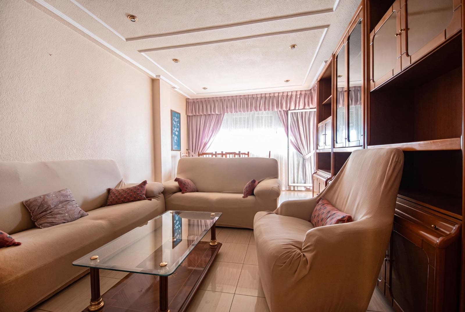 4 bedroom Flat for rent in Valencia city - € 1,250 (Ref: 10089718)