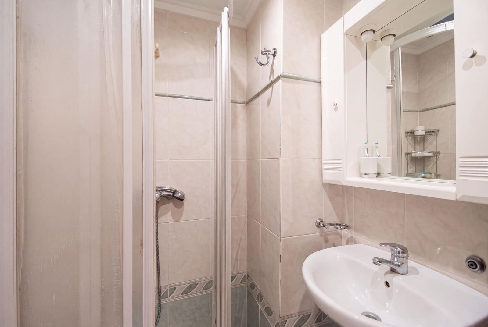 4 bedroom Flat for rent in Valencia city - € 1,250 (Ref: 10089718)