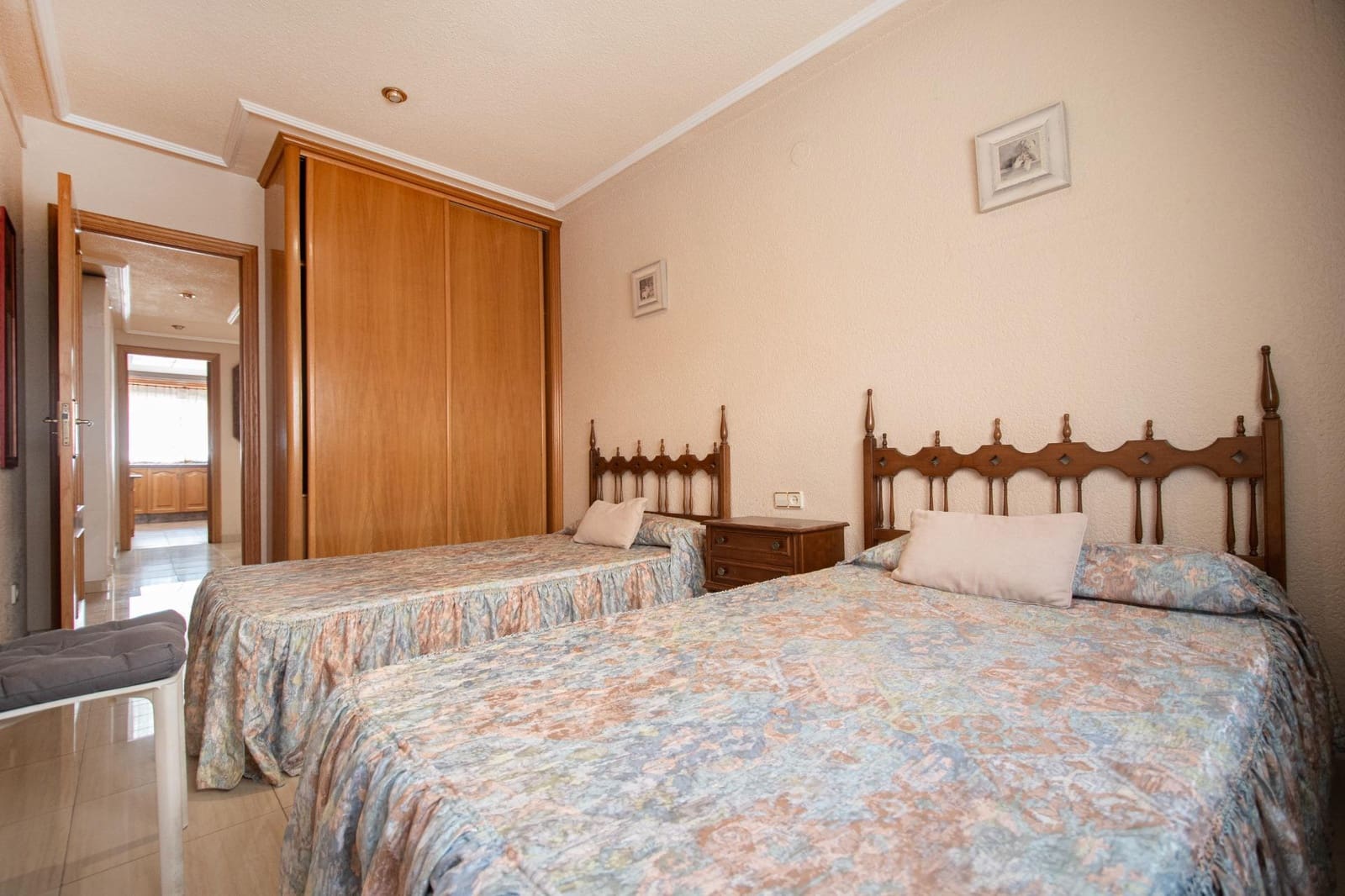 4 bedroom Flat for rent in Valencia city - € 1,250 (Ref: 10089718)
