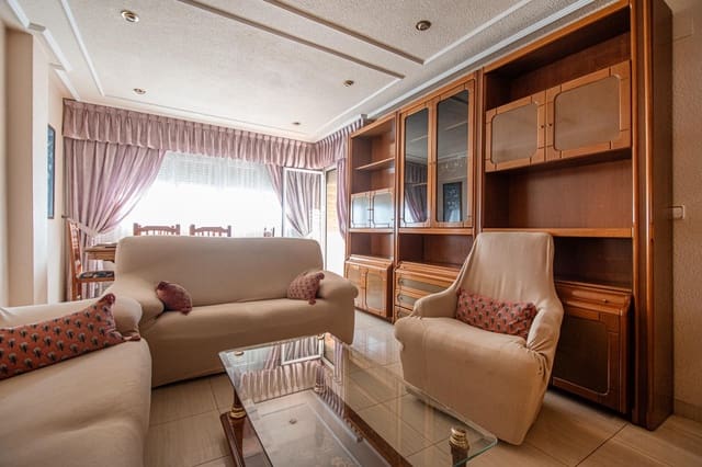 4 bedroom Flat for rent in La Llum, Valencia city - € 1,250 (Ref: 10089718)