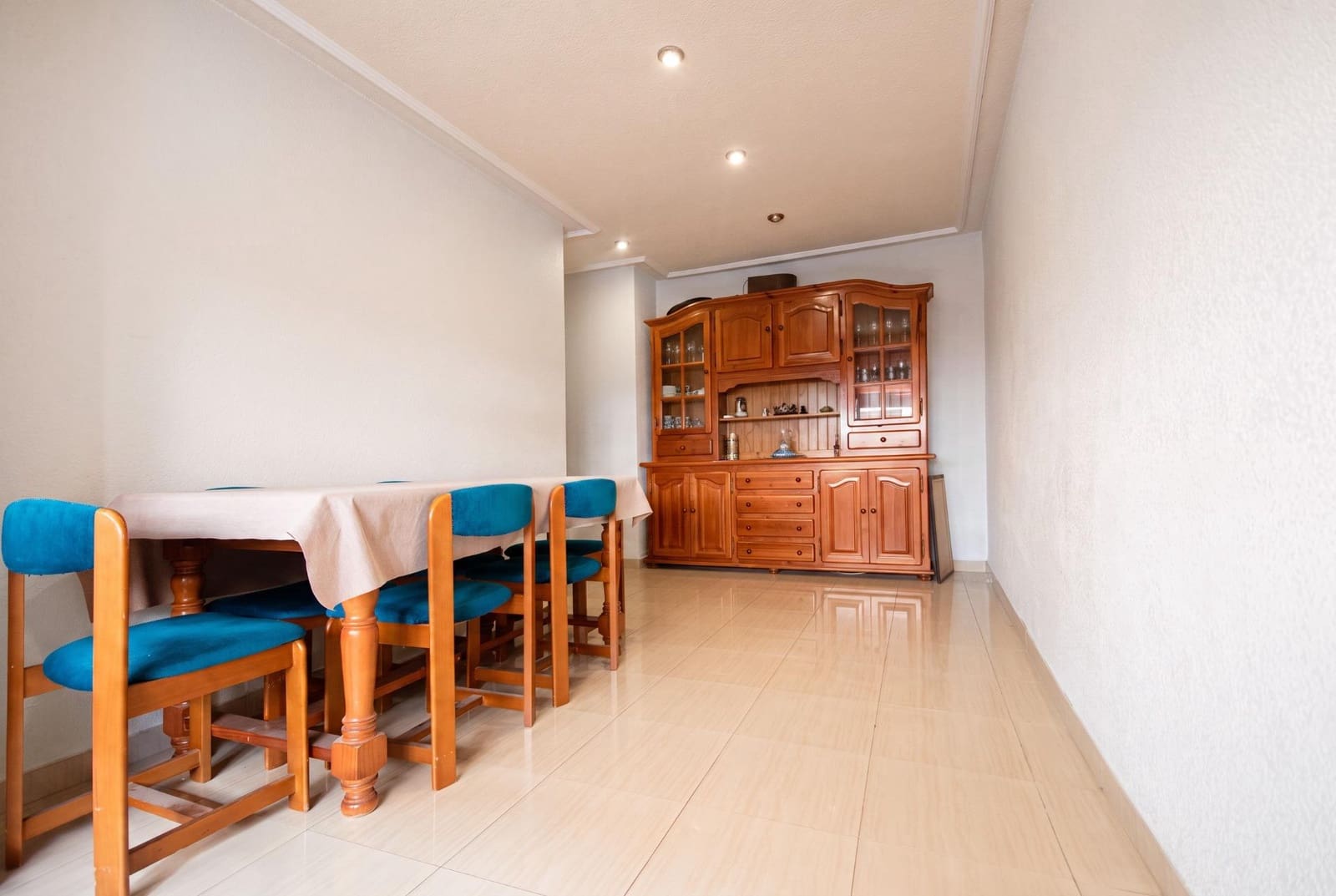 4 bedroom Flat for rent in Valencia city - € 1,250 (Ref: 10089718)