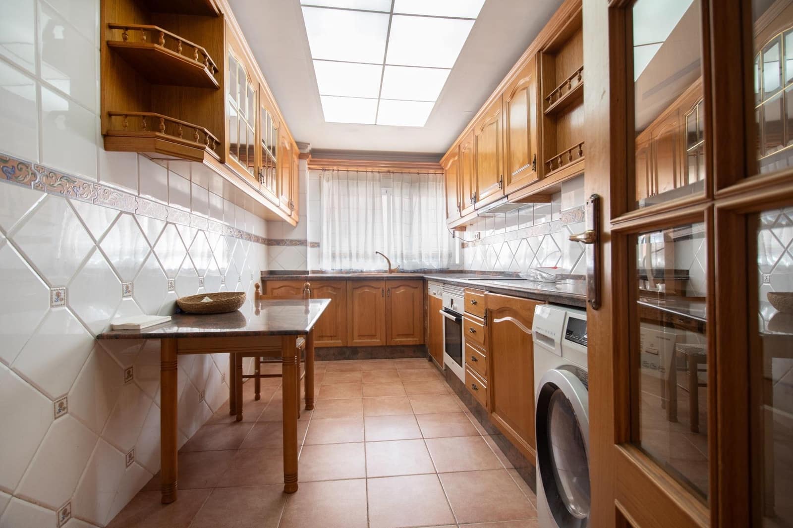 4 bedroom Flat for rent in Valencia city - € 1,250 (Ref: 10089718)