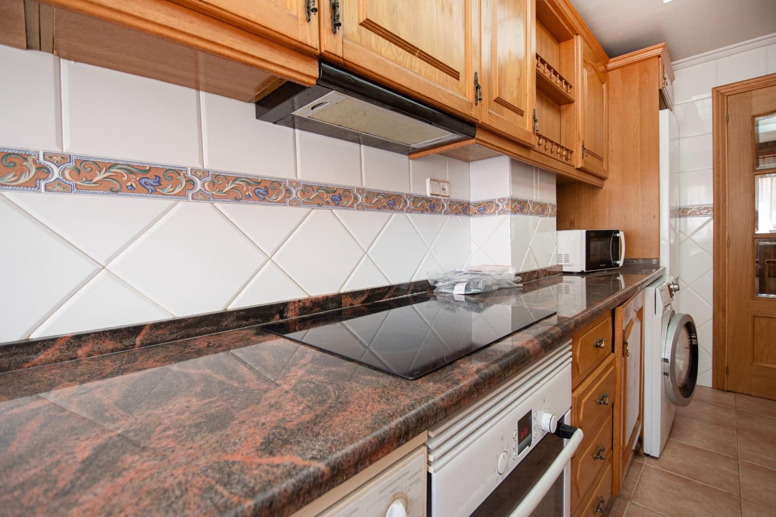 4 bedroom Flat for rent in Valencia city - € 1,250 (Ref: 10089718)