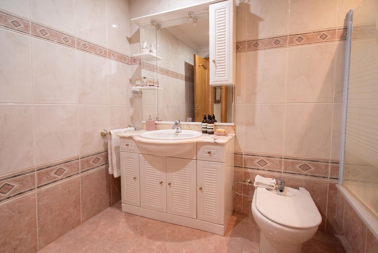 4 bedroom Flat for rent in Valencia city - € 1,250 (Ref: 10089718)