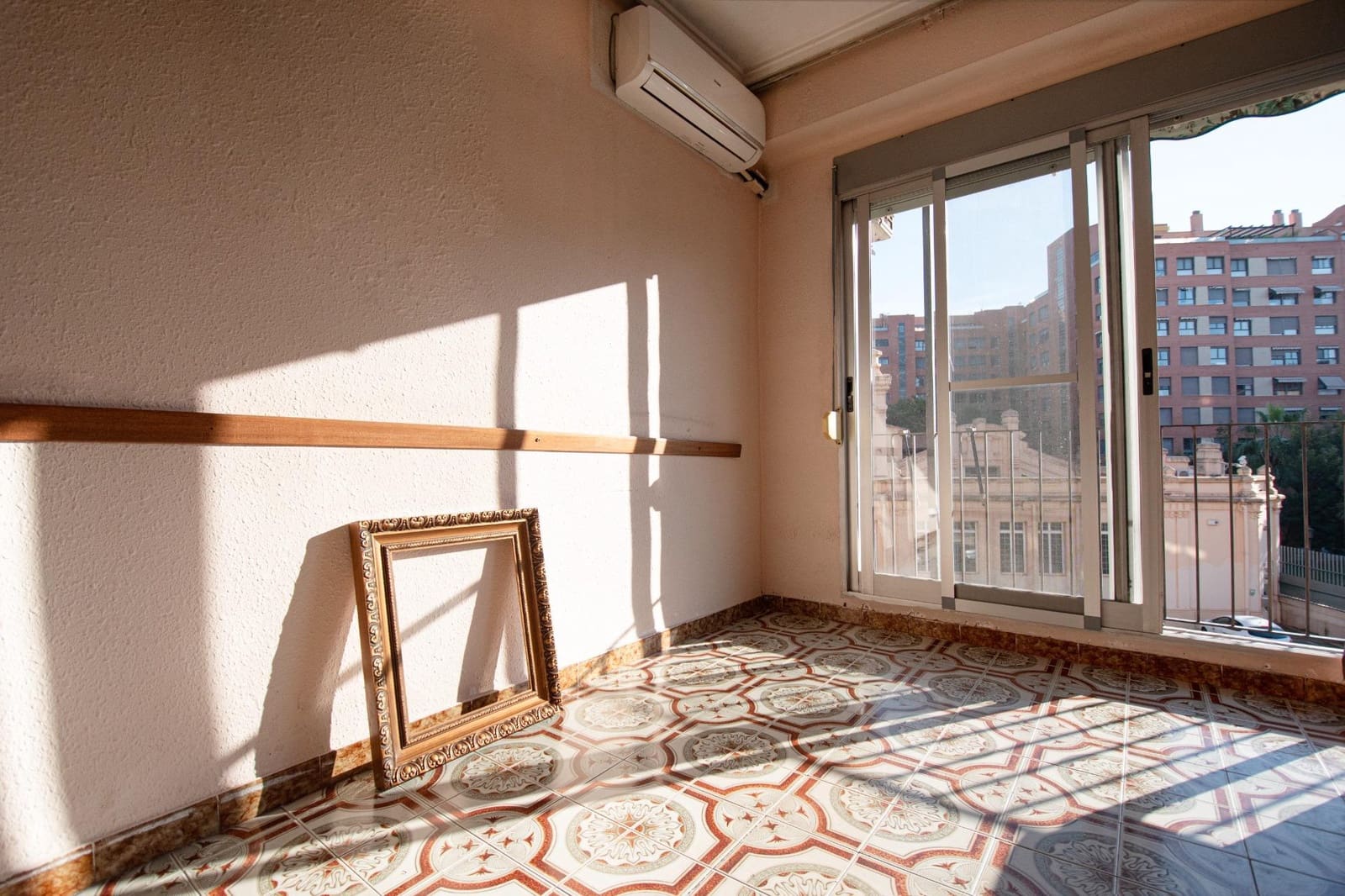 4 slaapkamer Flat te koop in Valencia stad met garage - € 285.000 (Ref: 10173964)