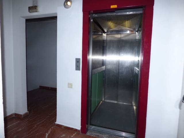 Garage for sale in Torrent - € 18,000 (Ref: 9107730)