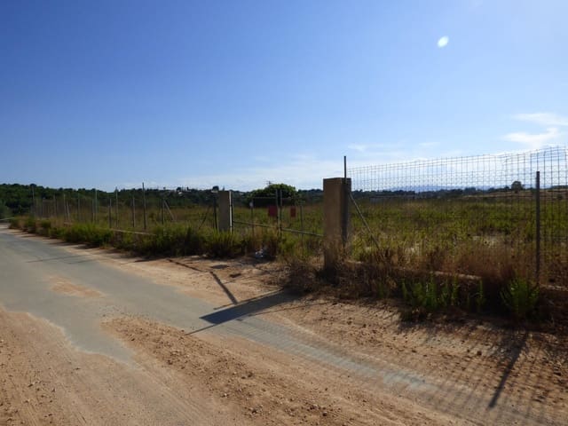 Grunde uden byggetilladelser til salg i Montserrat - € 40.000 (Ref: 9107734)