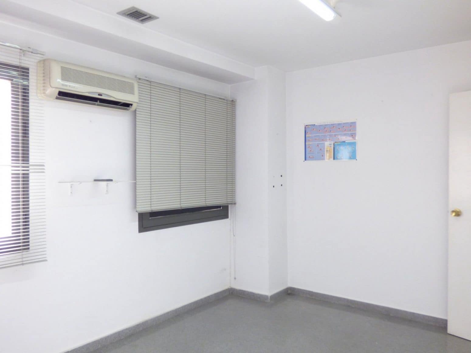 Kontor til leje i Torrent - € 450 (Ref: 9107736)