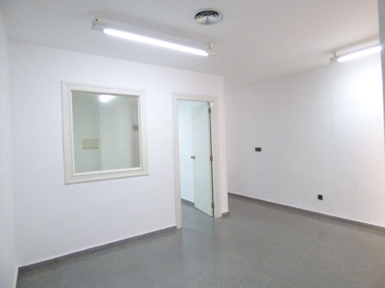 Kontor til leje i Torrent - € 450 (Ref: 9107736)