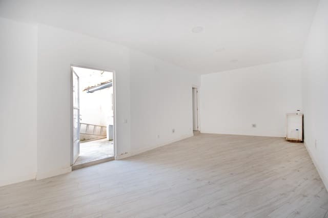 1 bedroom Commercial for sale in Alaquàs - € 69,900 (Ref: 9118646)