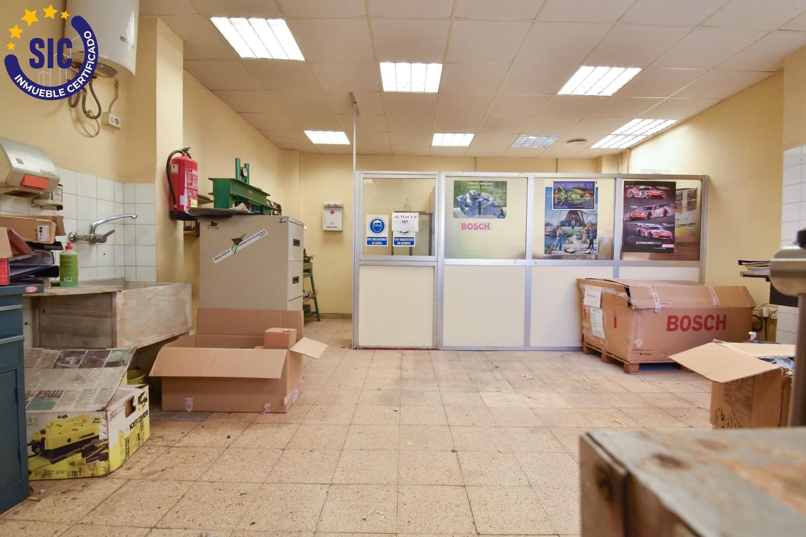 Kommersiell til salgs i Valencia by - € 900 000 (Ref: 9129656)