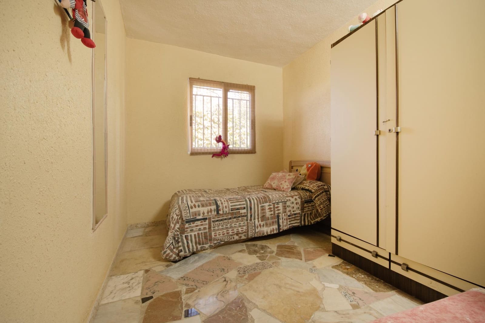 5 soveværelse Villa til salg i Montroy med swimmingpool - € 127.000 (Ref: 9152089)