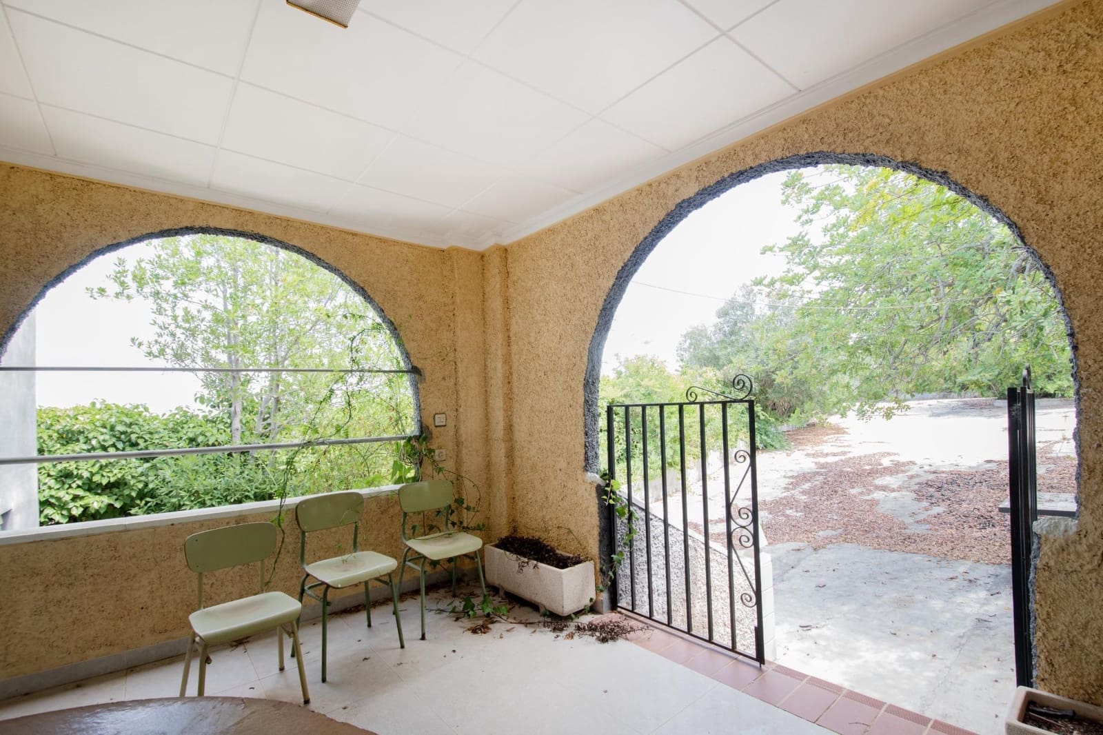 5 soveværelse Villa til salg i Montroy med swimmingpool - € 127.000 (Ref: 9152089)