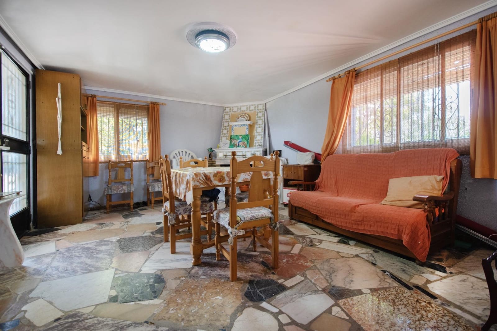 5 soveværelse Villa til salg i Montroy med swimmingpool - € 127.000 (Ref: 9152089)