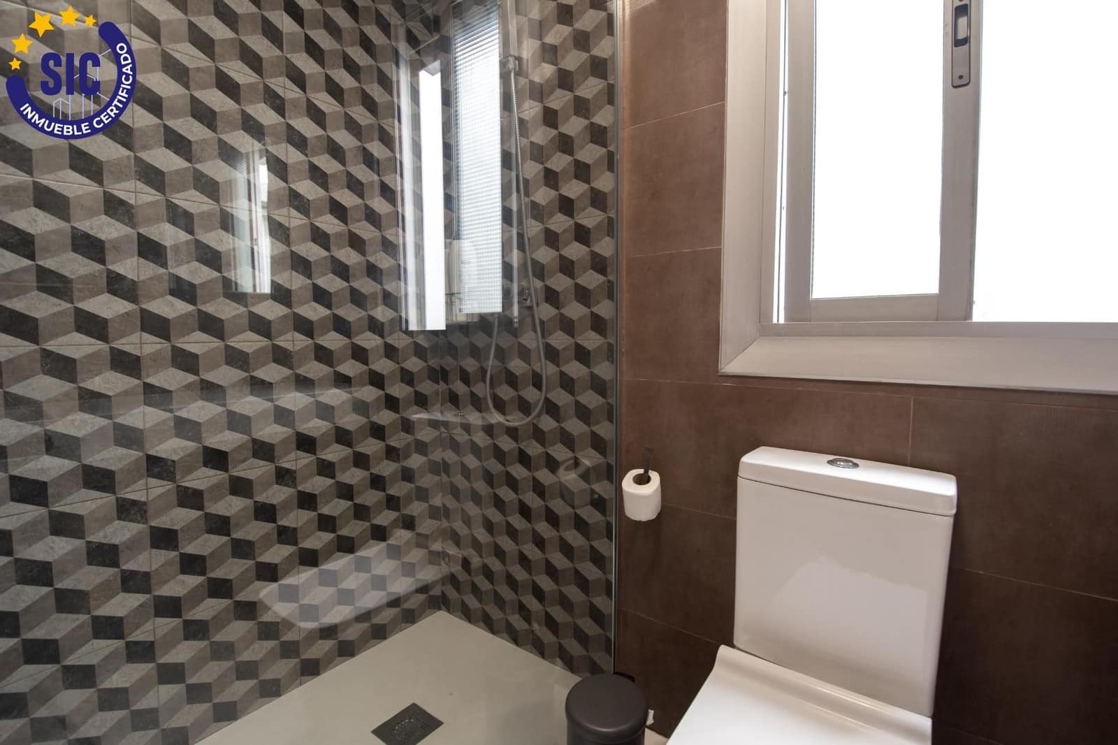 4 bedroom Flat for sale in Valencia city - € 363,000 (Ref: 9165703)