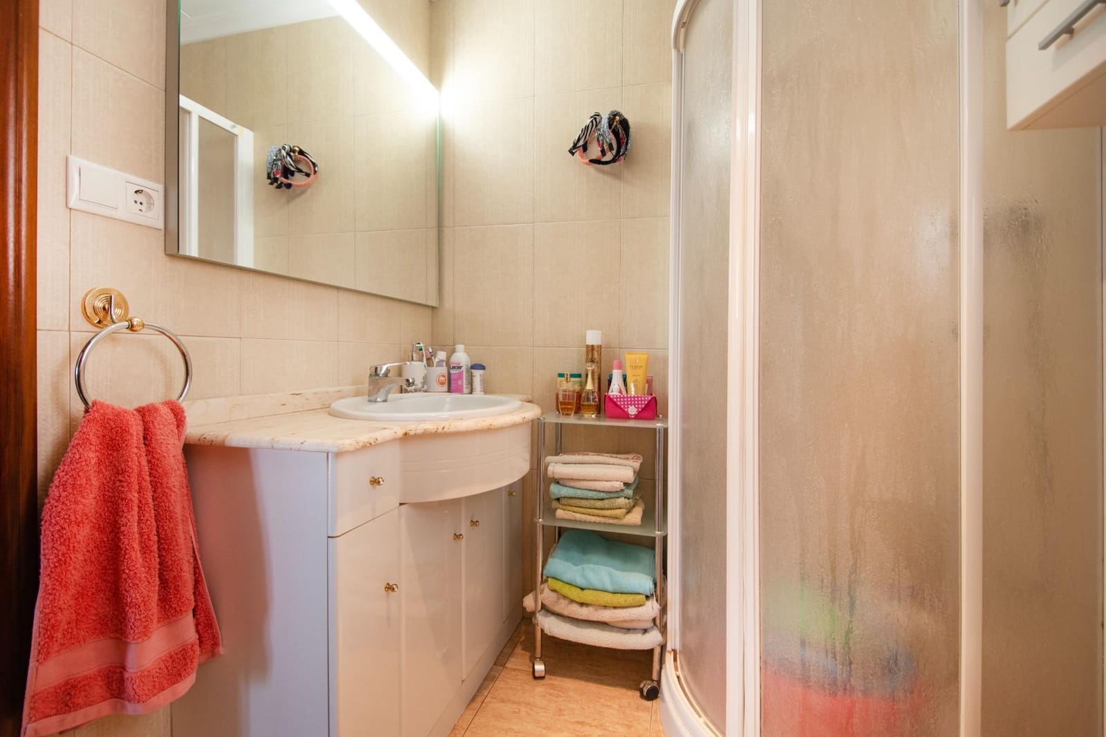 5 soveværelse Villa til salg i Montserrat med swimmingpool garage - € 410.000 (Ref: 9257240)