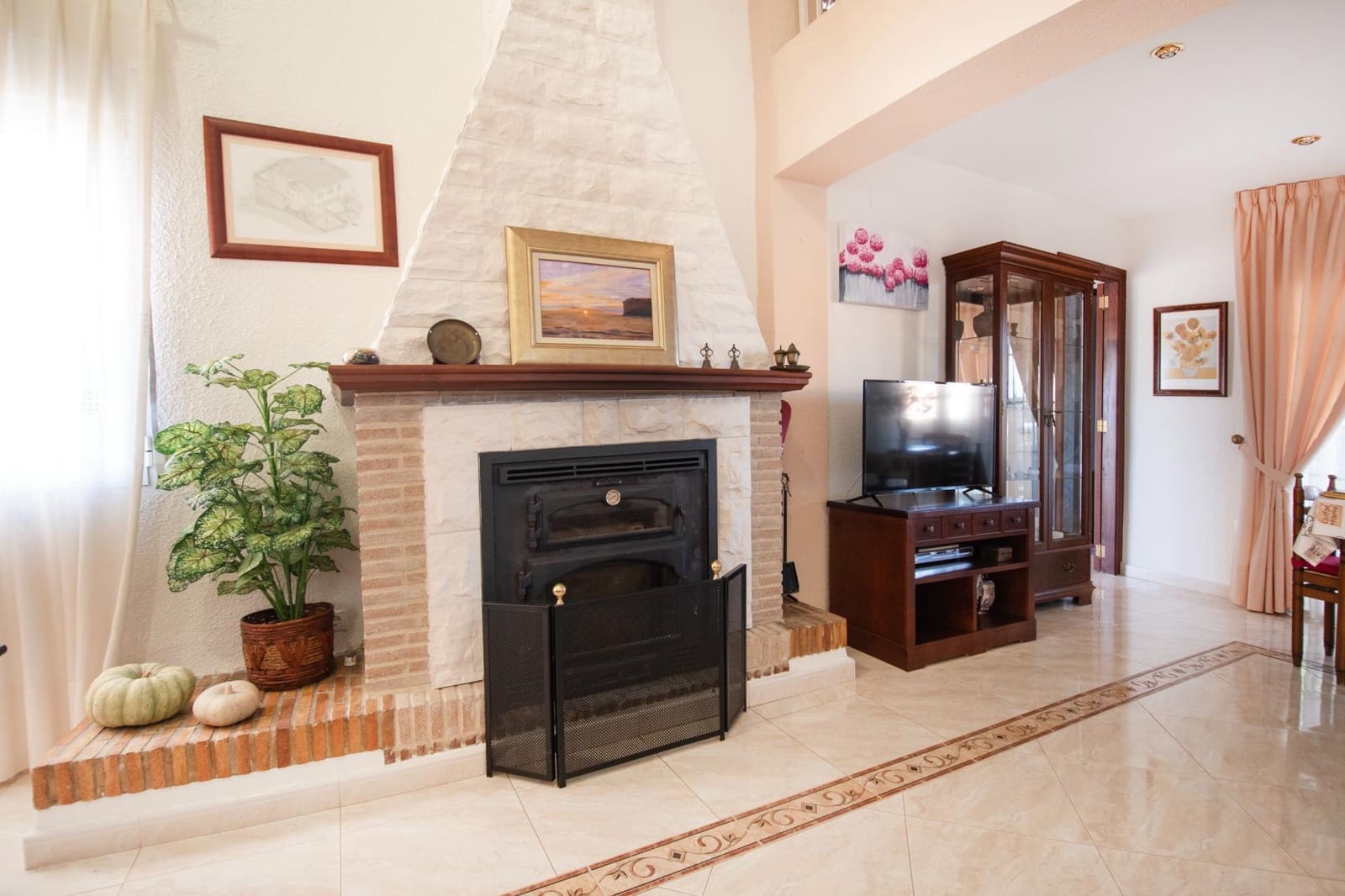 5 soveværelse Villa til salg i Montserrat med swimmingpool garage - € 410.000 (Ref: 9257240)