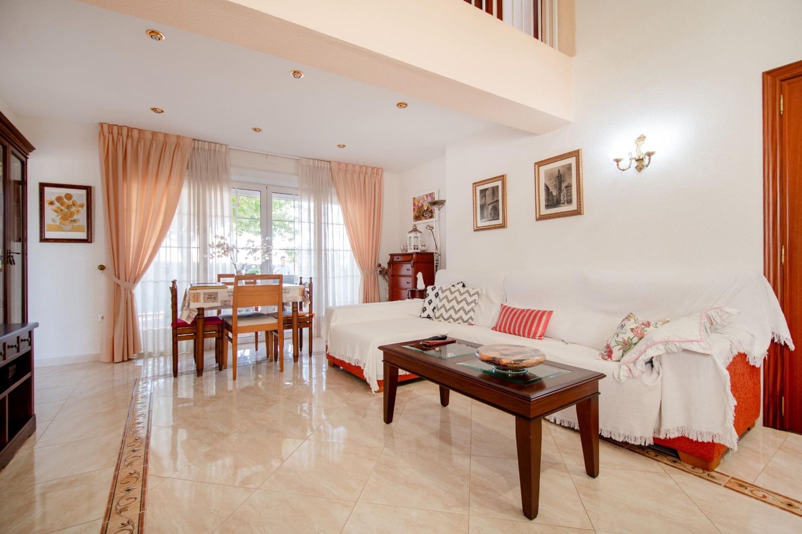 5 soveværelse Villa til salg i Montserrat med swimmingpool garage - € 410.000 (Ref: 9257240)