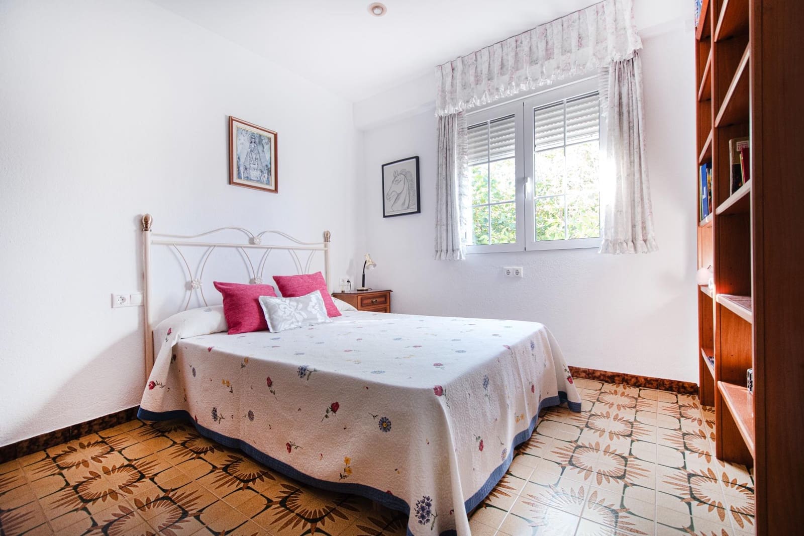 5 soveværelse Villa til salg i Montserrat med swimmingpool garage - € 410.000 (Ref: 9257240)