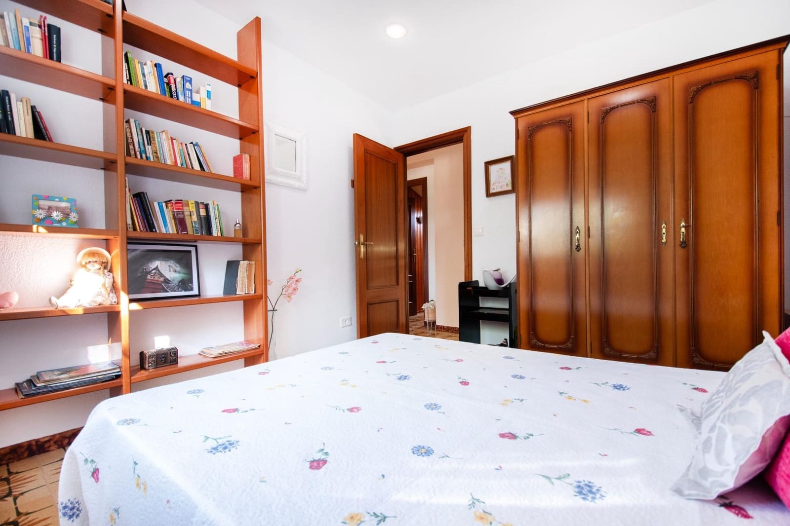 5 soveværelse Villa til salg i Montserrat med swimmingpool garage - € 410.000 (Ref: 9257240)