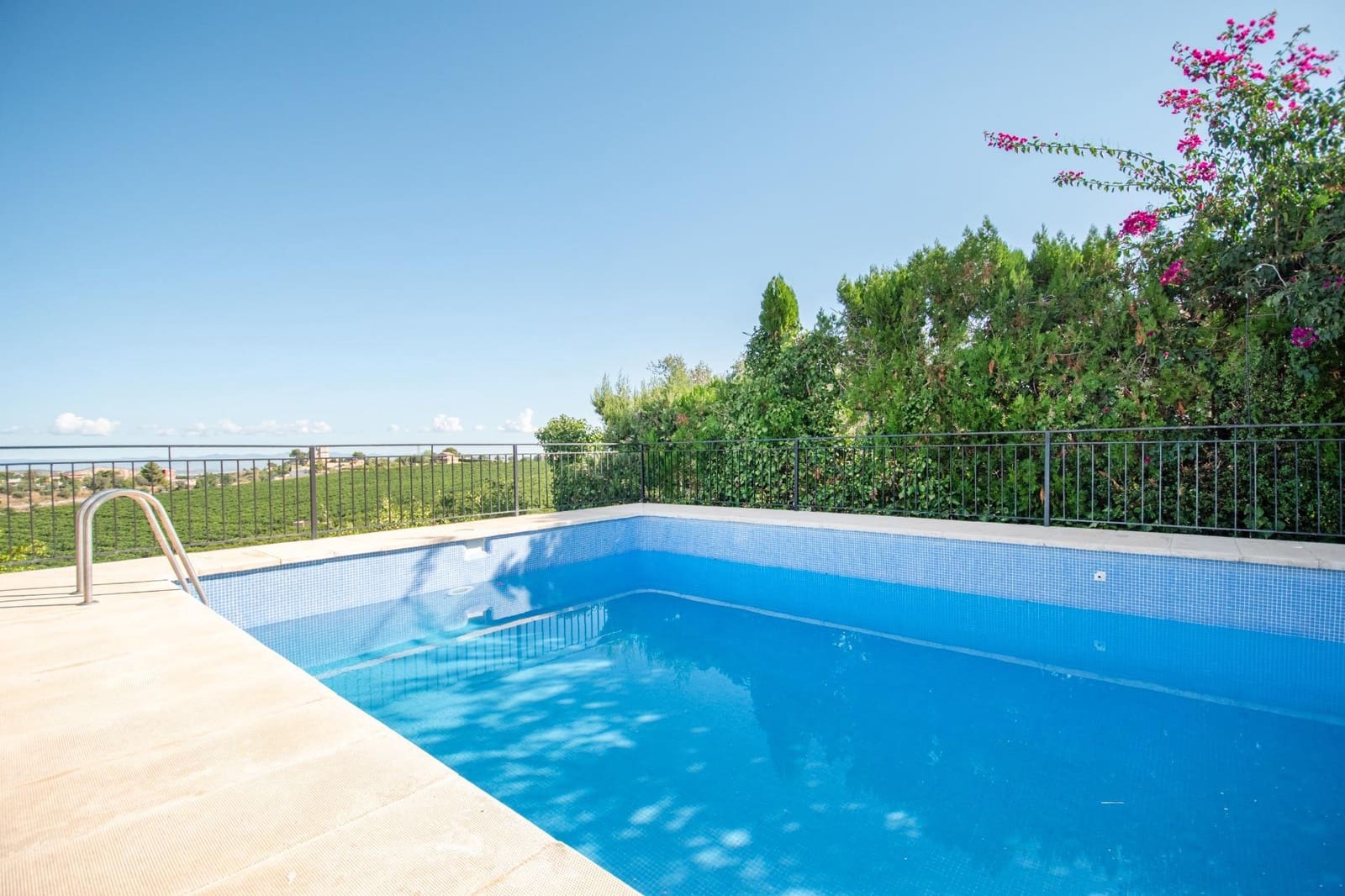 5 soveværelse Villa til salg i Montserrat med swimmingpool garage - € 410.000 (Ref: 9257240)