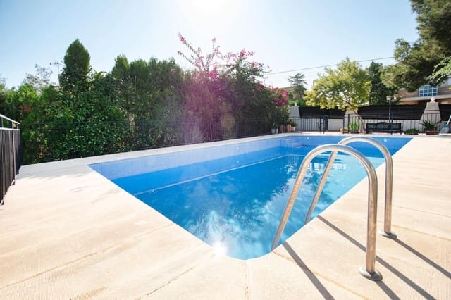 5 soveværelse Villa til salg i Montserrat med swimmingpool garage - € 410.000 (Ref: 9257240)