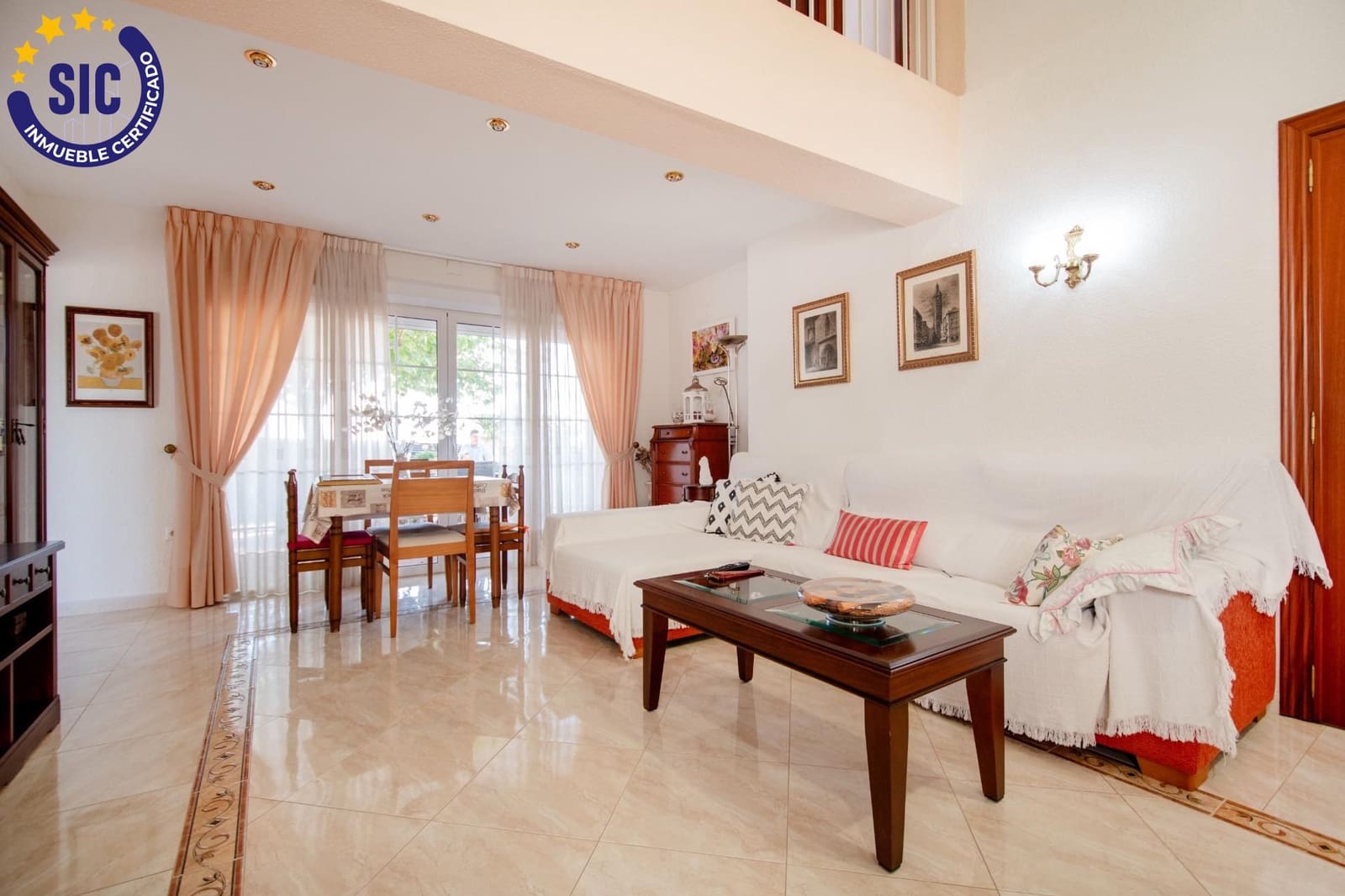 5 Zimmer Villa zu verkaufen in Montserrat mit Pool Garage - 410.000 € (Ref: 9257240)