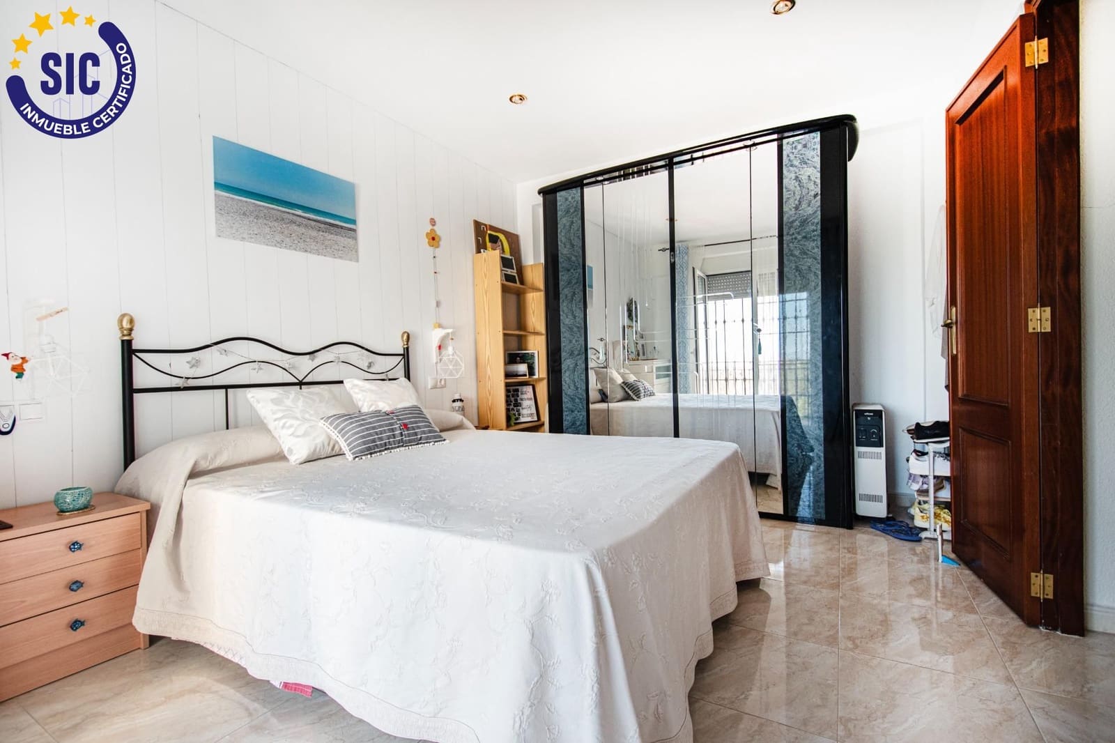 5 Zimmer Villa zu verkaufen in Montserrat mit Pool Garage - 410.000 € (Ref: 9257240)