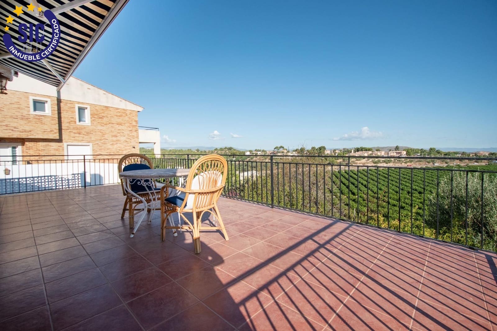 5 Zimmer Villa zu verkaufen in Montserrat mit Pool Garage - 410.000 € (Ref: 9257240)